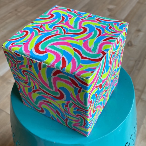 LUSH Boxes - Picture 5 of 8